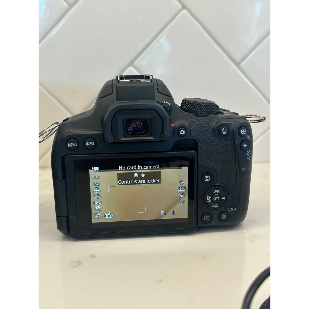 Canon EOS 850D DSLR Camera Bundle with 18-55mm and 75-300mm Lenses Black